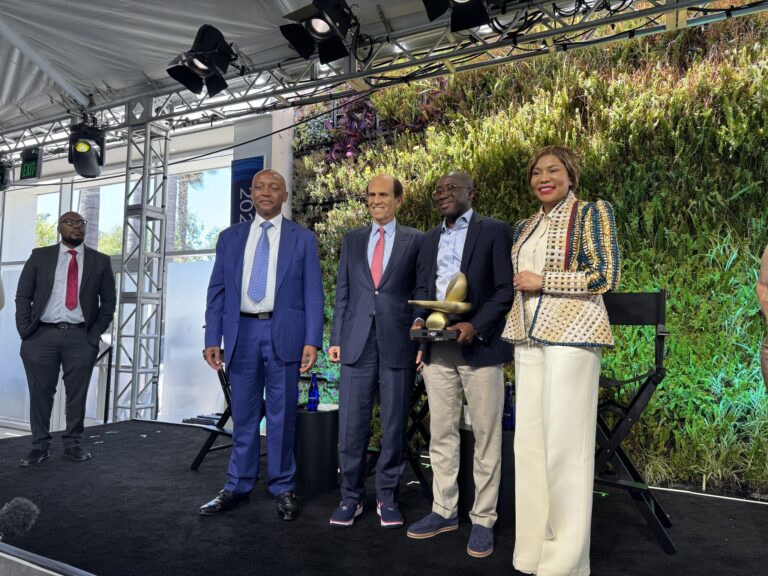 Verto founders accepting Milken Motsepe FinTech Award