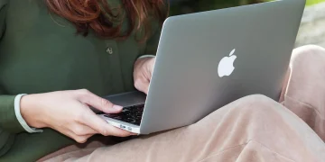 The public usage of Macbooks