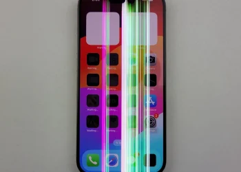 lines on your phone screen