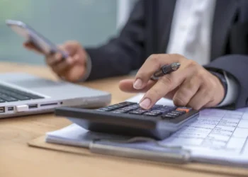 Startup financial controls with approvals, reporting, bank access rules, and budget review