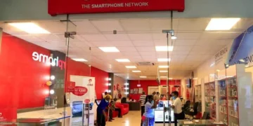 Airtel Shuts Down Unit in Kenya, After Making Zero Revenue in Two Years 3 Airtel branding on a storefront in Kenya, where the operator is winding up its wholesale fibre subsidiary