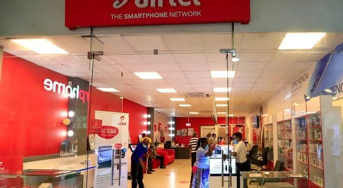 Airtel Shuts Down Unit in Kenya, After Making Zero Revenue in Two Years 1 Airtel branding on a storefront in Kenya, where the operator is winding up its wholesale fibre subsidiary