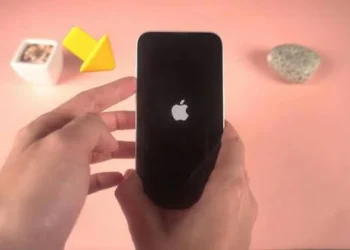 An image of an Iphone boot loop