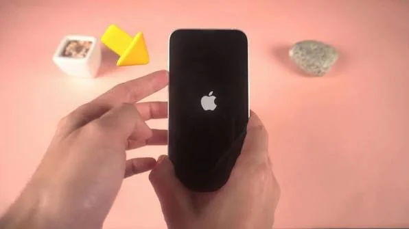 iPhone Boot Loop Scare Exposes Repair Rip-Offs in Nigeria 4 An image of an Iphone boot loop